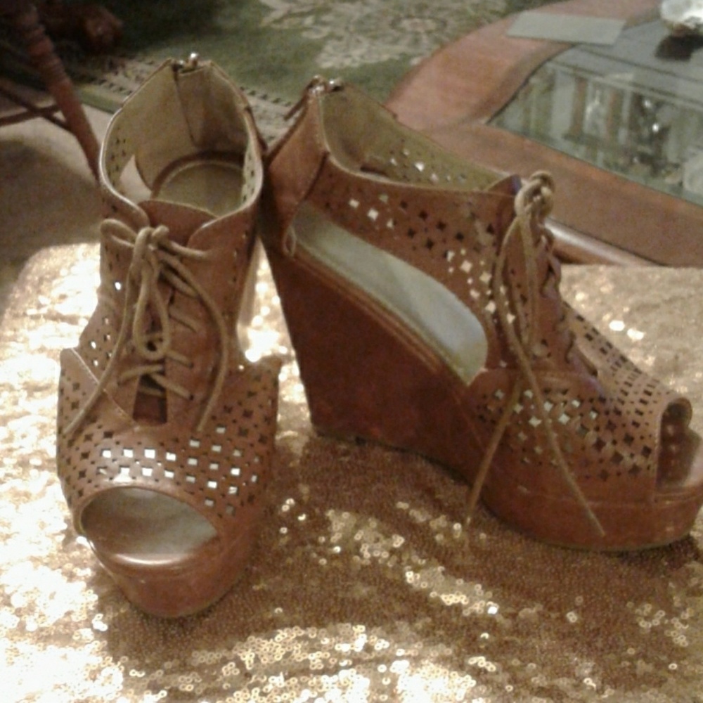 Shoe